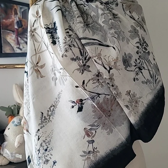 Dior Beige and Black Silk Scarf - Picture 3 of 9